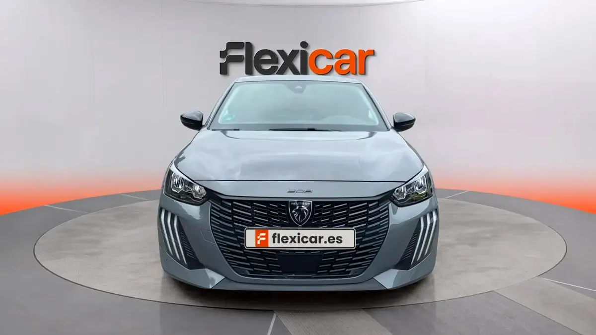 Usado Peugeot 208 Allure 101 CV (74 kW) 2025 Gris Utilitario