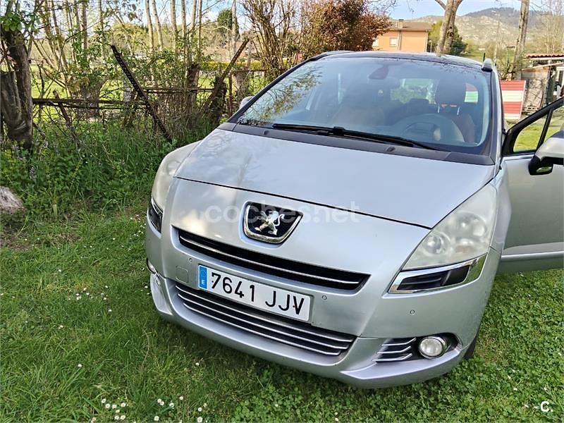 Usado Peugeot 5008 Sport 150 CV (110 kW) 2011 Gris / plata Monovolumen