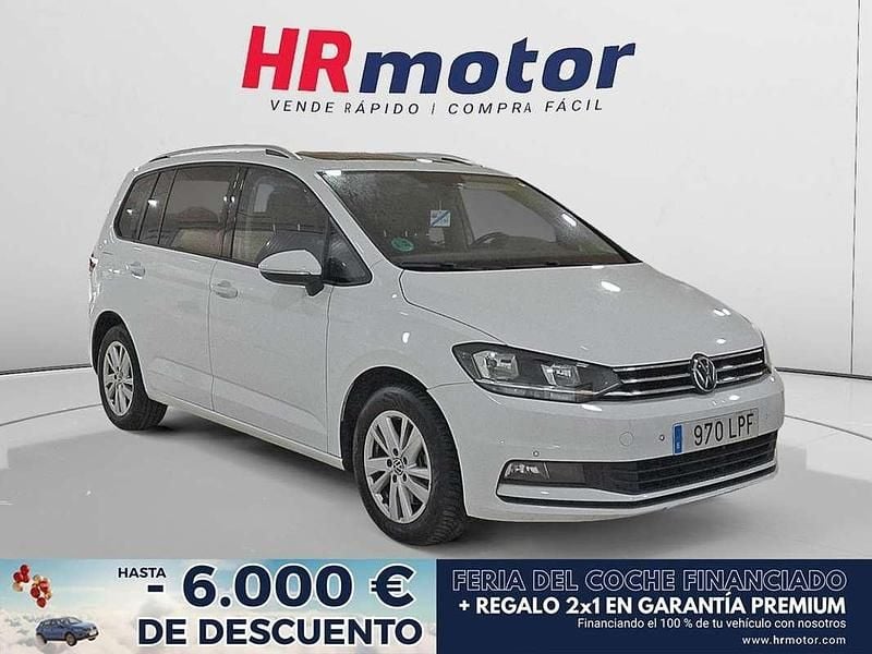 Blanco Usado 2021 VW Touran Advance Monovolumen | 25.090 € (Un poco caro) - Imagen 1/4