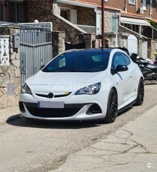 Usado Opel Astra GTC OPC 280 CV (205 kW) 2014 Blanco Berlina