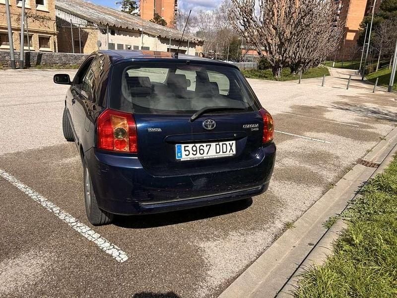 Usado Toyota Corolla Sol 116 CV (85 kW) 2004 Azul Utilitario