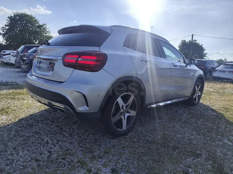 Usado Mercedes GLA200 150 CV (110 kW) 2020 Gris / plata SUV