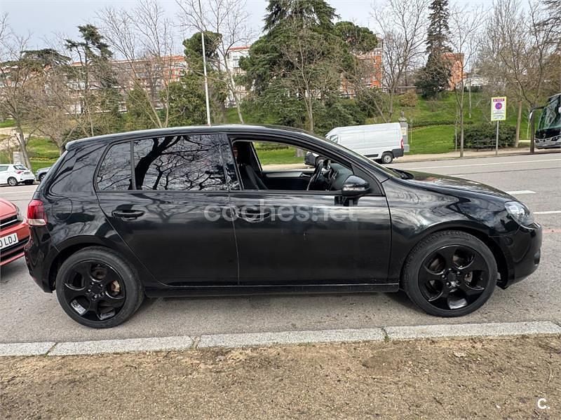 Usado VW Golf VII Advance 105 CV (77 kW) 2012 Negro Berlina