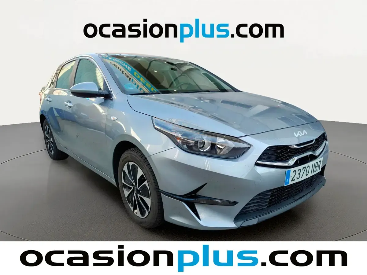 Usado Kia Ceed 101 CV (74 kW) 2025 Gris plata Utilitario