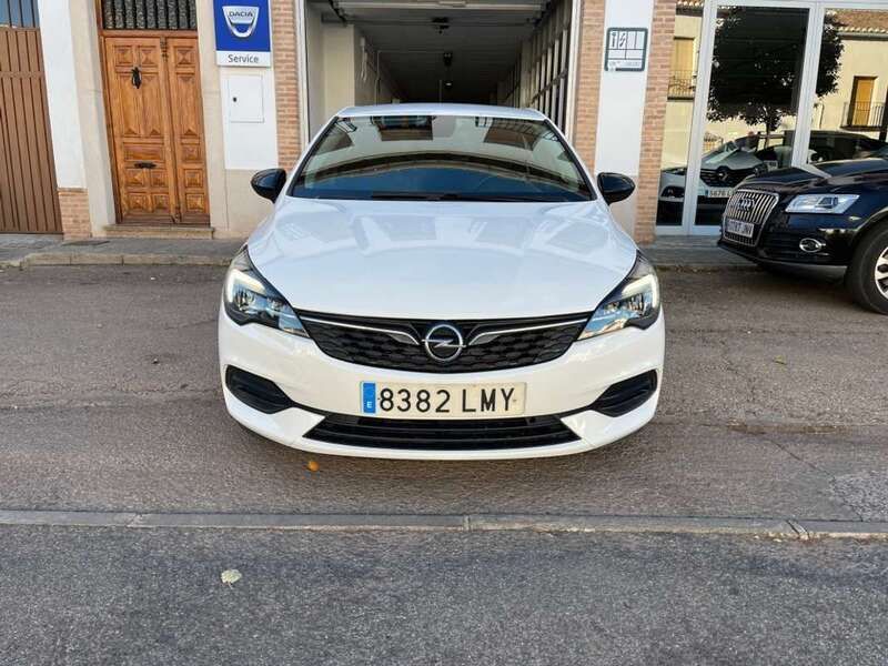 Usado Opel Astra Edition 105 CV (77 kW) 2021 Blanco Berlina