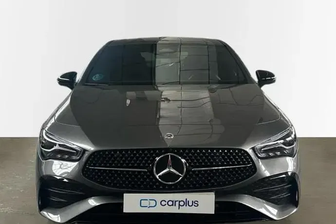 Usado Mercedes CLA200 163 CV (119 kW) 2025 Berlina