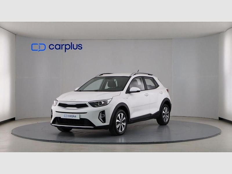 Clear white (sólido) Usado 2023 Kia Stonic SUV | 15.390 € (Un poco caro) - Imagen 1/4