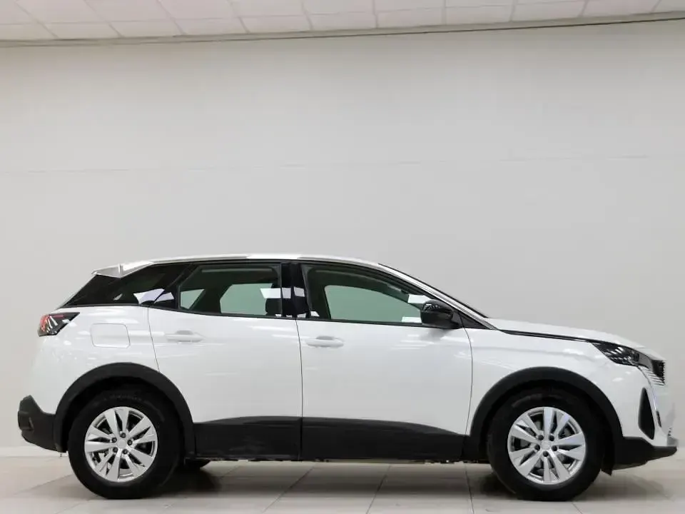 Usado Peugeot 3008 Active 130 CV (95 kW) 2022 Blanco SUV