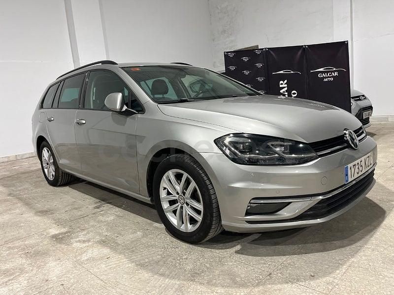 Usado VW Golf VII Advance 115 CV (84 kW) 2019 Gris / plata Familiar