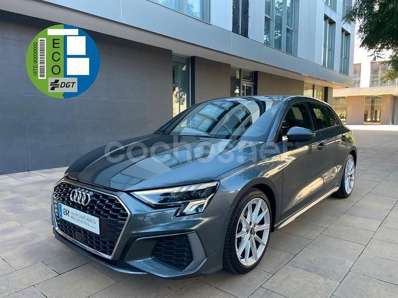 Gris / plata Usado 2021 Audi A3 Sportback e-tron S-Line Utilitario | 24.850 € (Precio justo) - Imagen 1/4