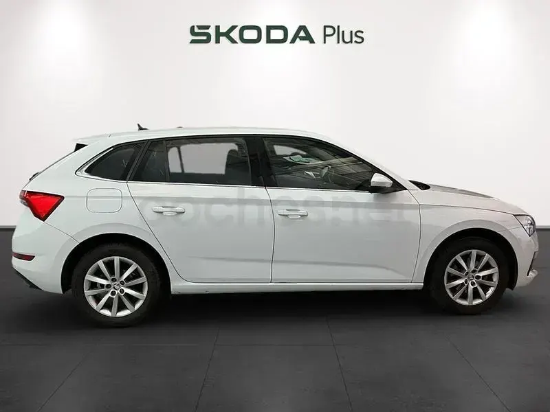 Usado Skoda Scala Ambition 116 CV (85 kW) 2019 Blanco Utilitario