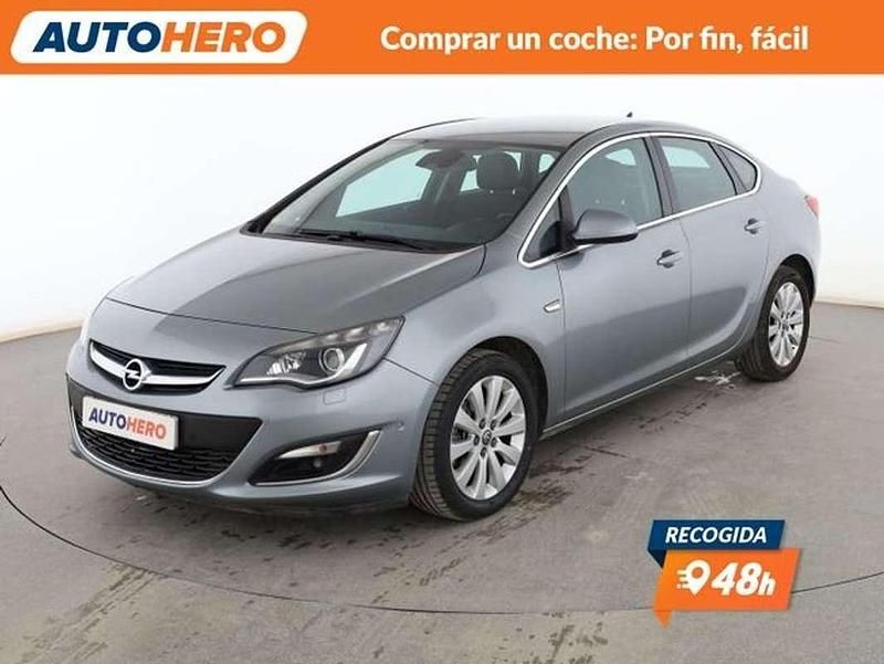 Usado Opel Astra Innovation 110 CV (80 kW) 2014 Gris Berlina