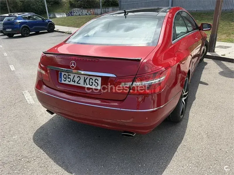 Usado Mercedes E350 Elegance 231 CV (169 kW) 2009 Rojo Coupe