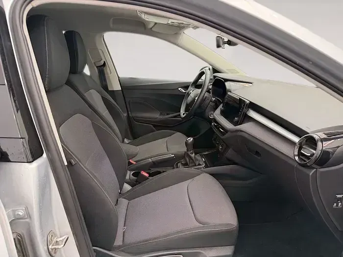 Usado Skoda Fabia Selection 95 CV (69 kW) 2025 Gris plata Utilitario