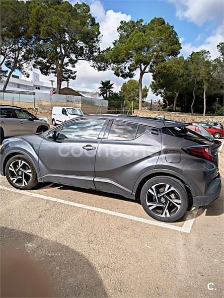 Usado Toyota C-HR Active 122 CV (89 kW) 2022 Gris / plata SUV