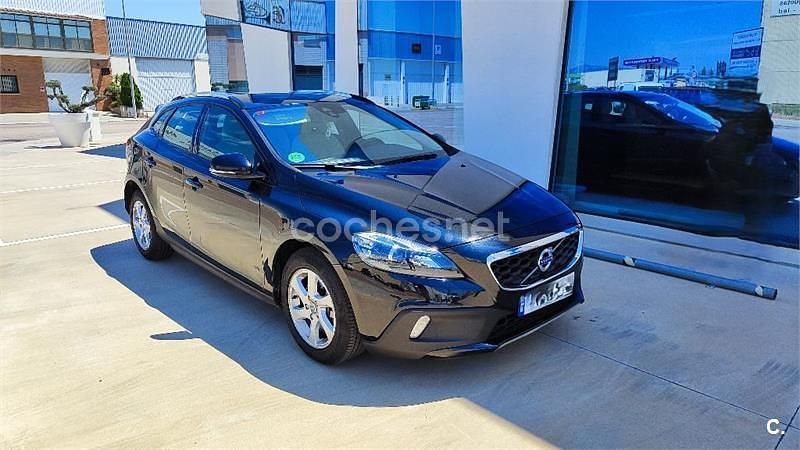 Negro Usado 2016 Volvo V40 CC Momentum Familiar | 17.200 € (Caro) - Imagen 1/4