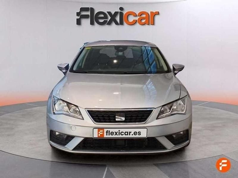 Usado Seat Leon ST Style 131 CV (96 kW) 2020 Gris Familiar