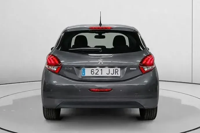 Usado Peugeot 208 Allure 100 CV (73 kW) 2015 Utilitario