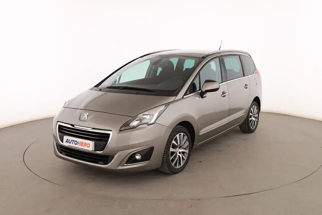 Usado Peugeot 5008 Style 120 CV (88 kW) 2014 Monovolumen