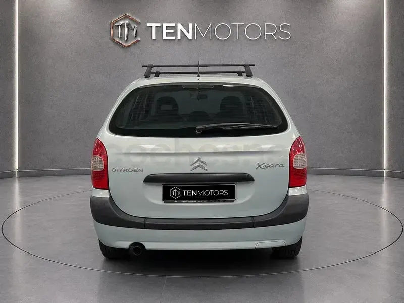Usado Citroën Xsara Picasso 90 CV (66 kW) 2005 Gris / plata Monovolumen
