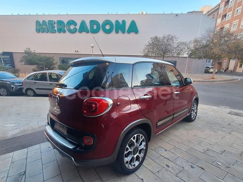 Usado Fiat 500L Living 85 CV (62 kW) 2014 Granate Monovolumen