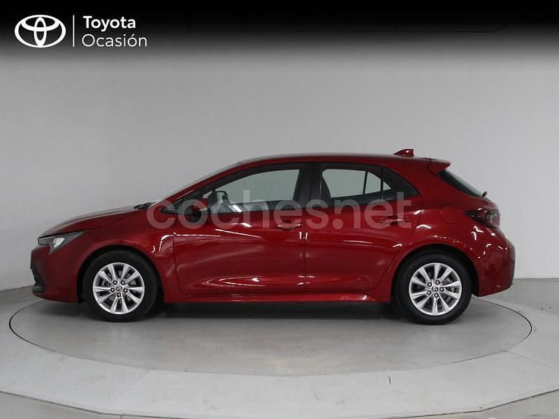 Usado Toyota Corolla Active 140 CV (102 kW) 2024 Rojo Berlina