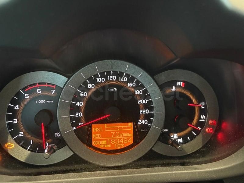 Usado Toyota RAV4 Executive 136 CV (100 kW) 2008 Negro SUV