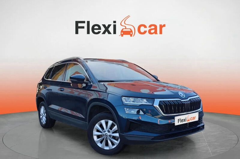 Azul Usado 2023 Skoda Karoq Ambition SUV | 19.590 € (Buen precio) - Imagen 1/4