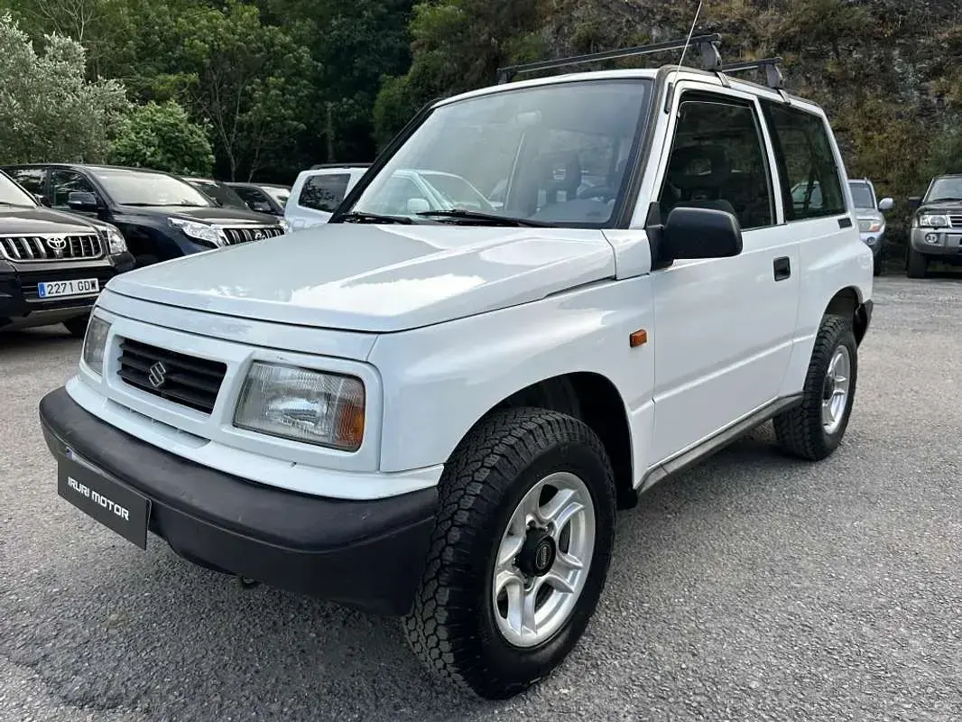 Usado Suzuki Vitara 90 CV (66 kW) 2003 Blanco SUV