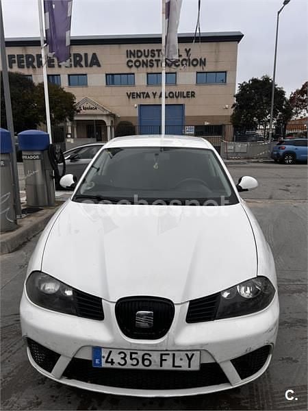 Blanco Usado 2007 Seat Ibiza Reference Berlina | 2400 € (Precio justo) - Imagen 1/4