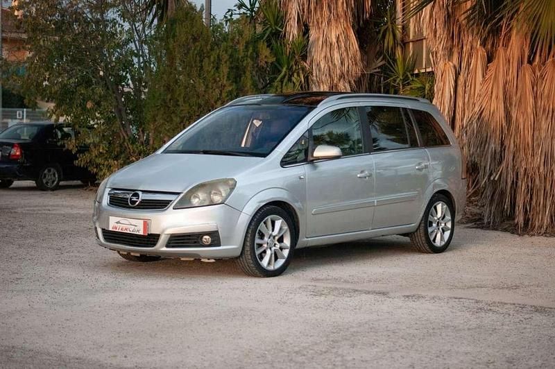 Usado Opel Zafira Enjoy 120 CV (88 kW) 2006 Gris Monovolumen