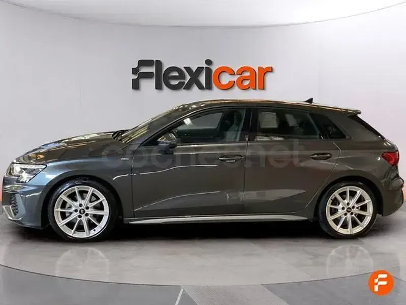 Usado Audi A3 150 CV (110 kW) 2021 Gris / plata Berlina