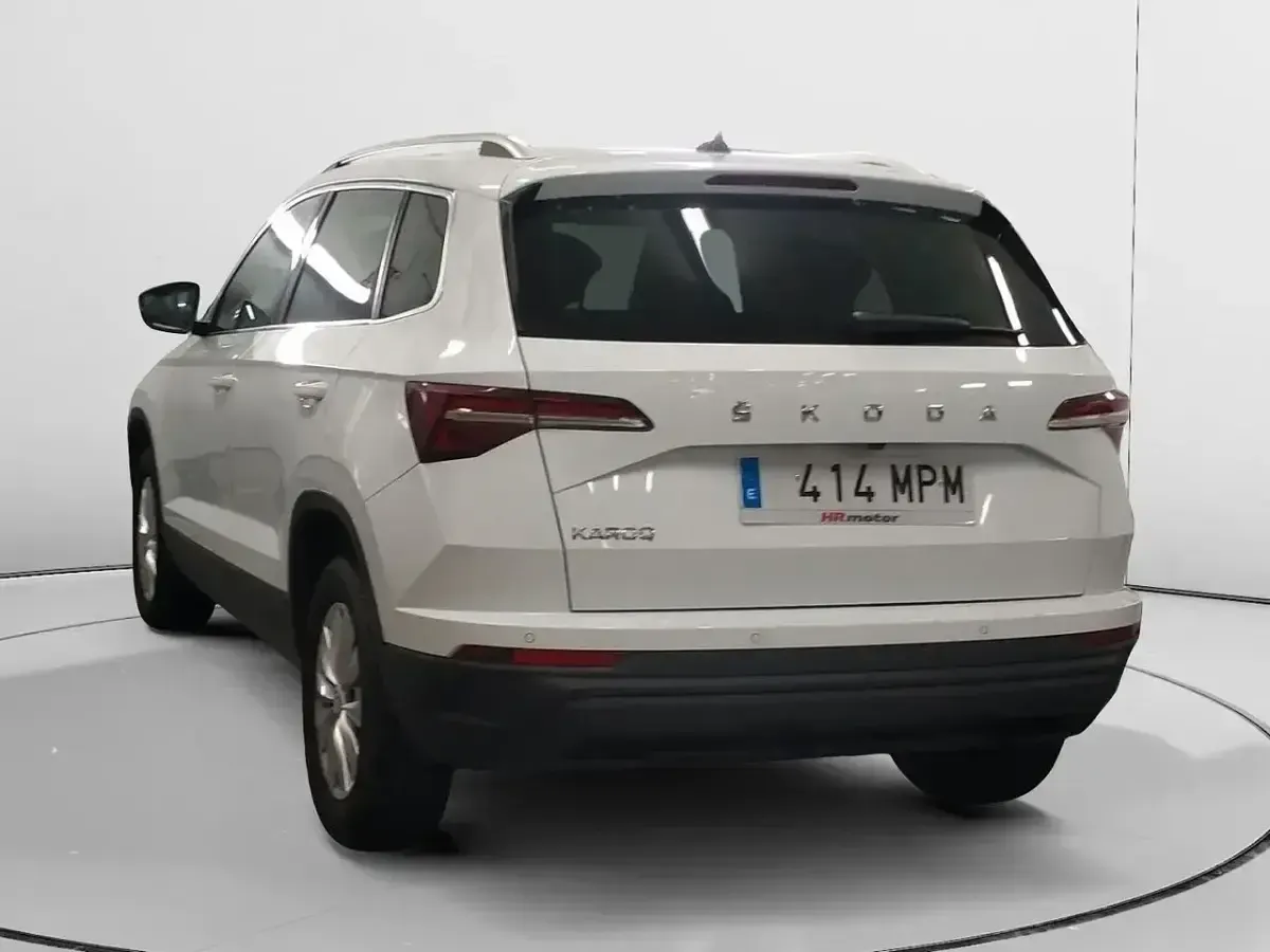 Usado Skoda Karoq Ambition 116 CV (85 kW) 2024 Blanco SUV
