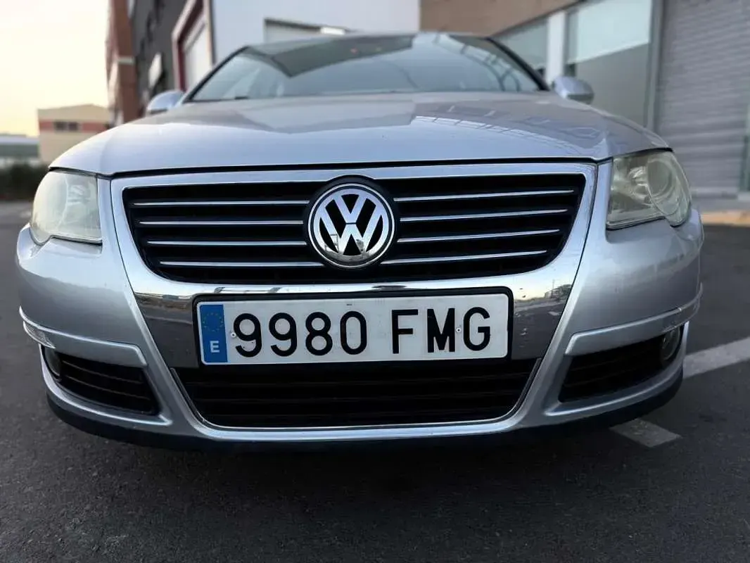 Usado VW Passat Advance 140 CV (102 kW) 2007 Gris Berlina