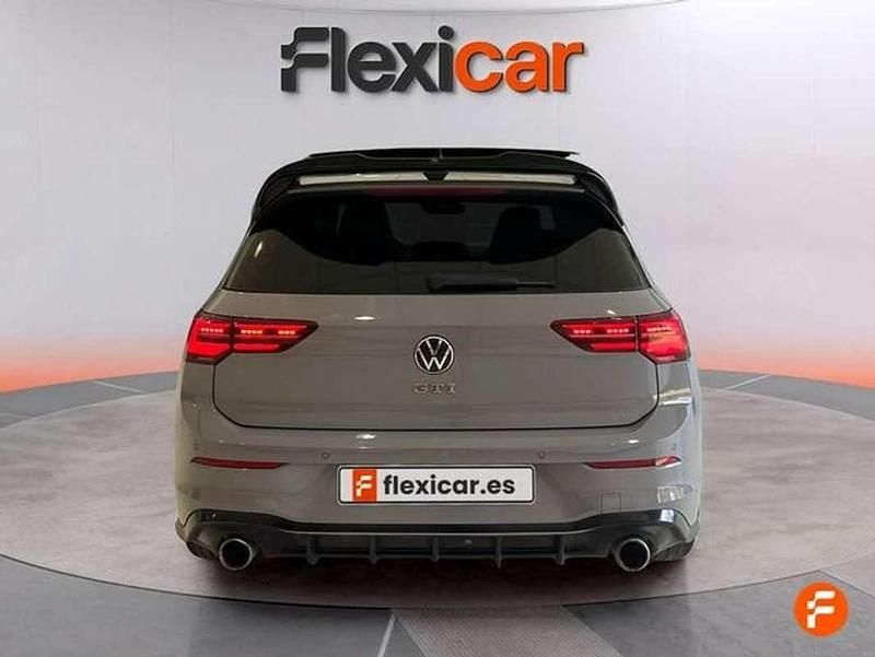 Usado VW Golf VIII GTI 245 CV (180 kW) 2023 Gris Utilitario