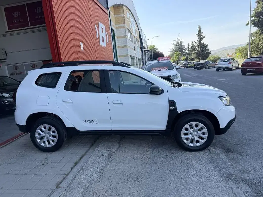 Usado Dacia Duster Essentiel 116 CV (85 kW) 2022 Beige SUV