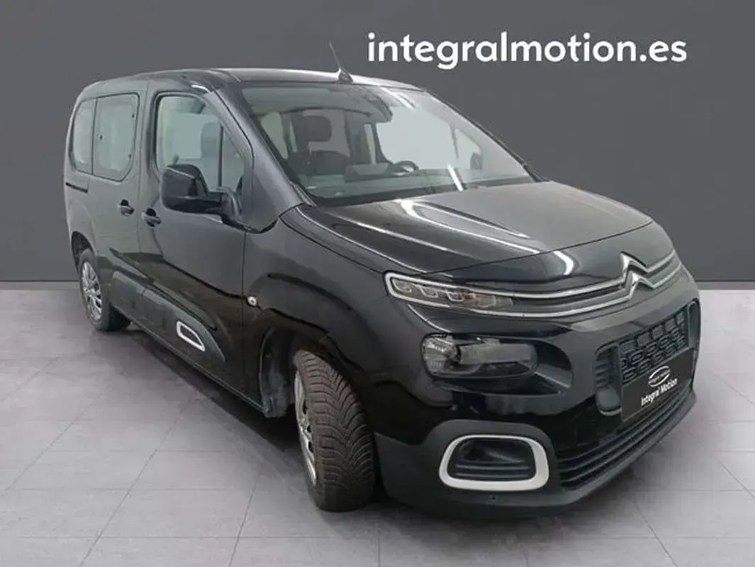 Usado Citroën Berlingo Feel 102 CV (75 kW) 2022 Negro Monovolumen
