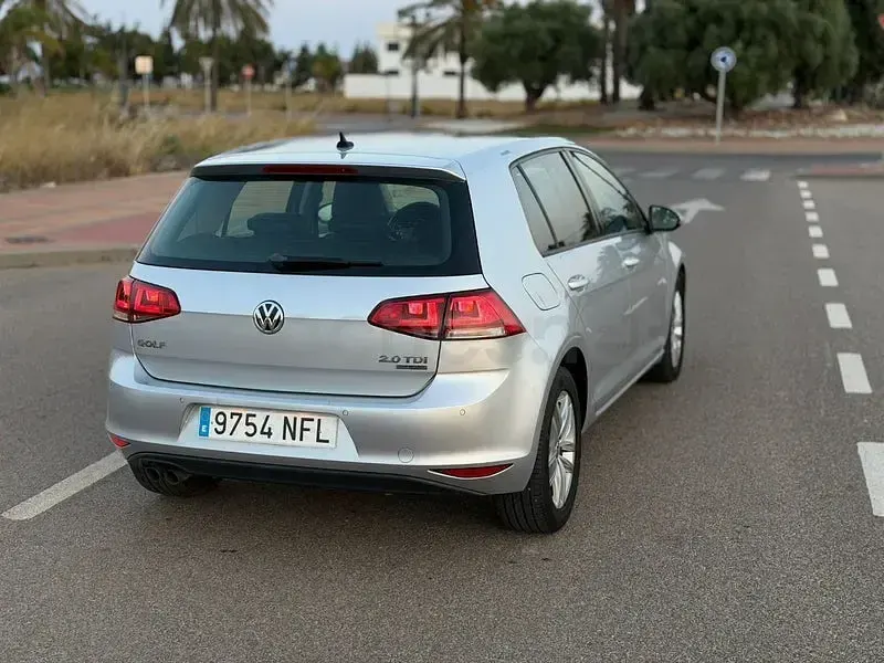 Usado VW Golf VII Advance 150 CV (110 kW) 2014 Gris / plata Berlina