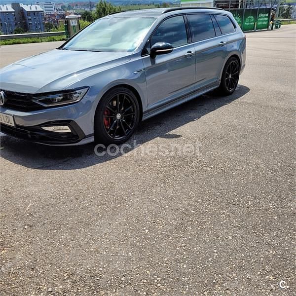 Usado VW Passat R-line 272 CV (200 kW) 2019 Gris / plata Familiar