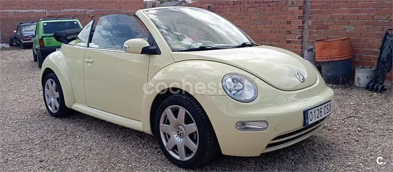 Usado VW New Beetle 115 CV (84 kW) 2004 Beige Utilitario