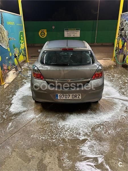 Gris / plata Usado 2006 Opel Astra GTC Enjoy Berlina | 3150 € (Precio justo) - Imagen 1/4
