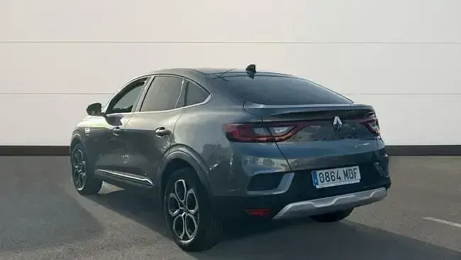 Usado Renault Arkana Techno 140 CV (102 kW) 2022 Gris SUV