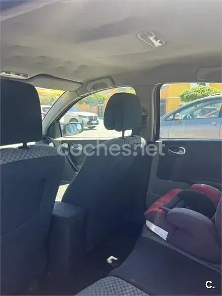 Usado Renault Mégane II Dynamique 115 CV (84 kW) 2003 Granate Berlina