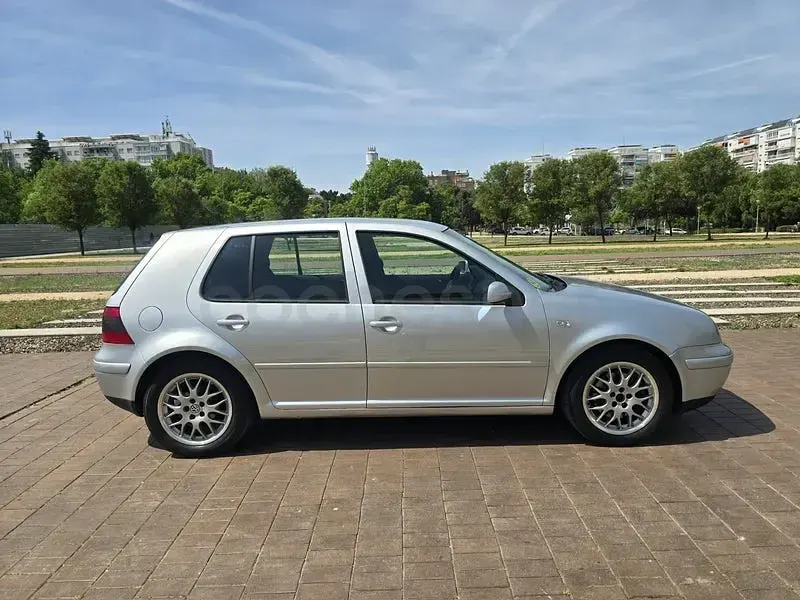 Usado VW Golf IV GTI 150 CV (110 kW) 2002 Gris / plata Berlina