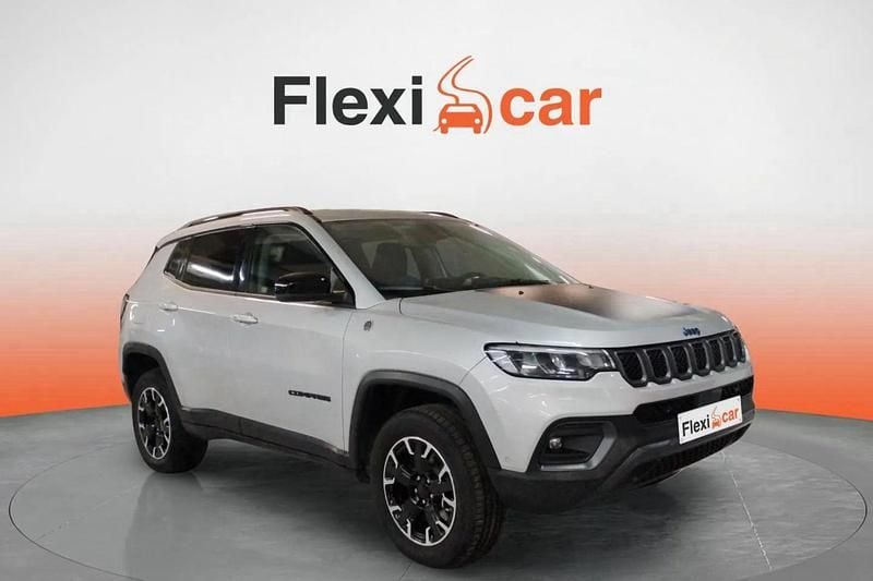 Usado Jeep Compass Trailhawk 242 CV (177 kW) 2022 Gris SUV