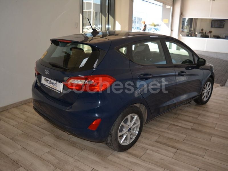 Usado Ford Fiesta Limited 75 CV (55 kW) 2020 Azul Utilitario