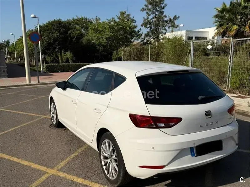 Usado Seat Leon Style 115 CV (84 kW) 2017 Blanco Berlina