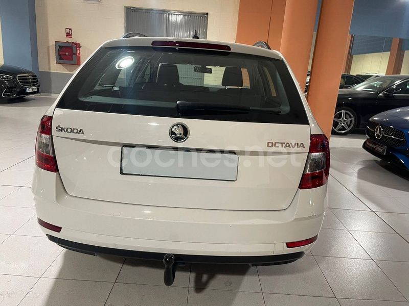 Usado Skoda Octavia Ambition 115 CV (84 kW) 2018 Blanco Familiar
