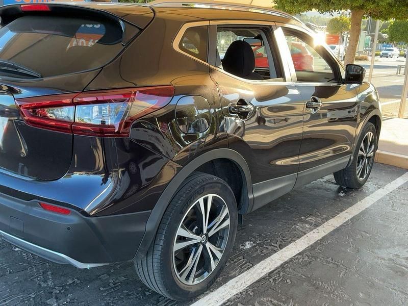 Usado Nissan Qashqai N-Connecta 115 CV (84 kW) 2021 Marrón SUV