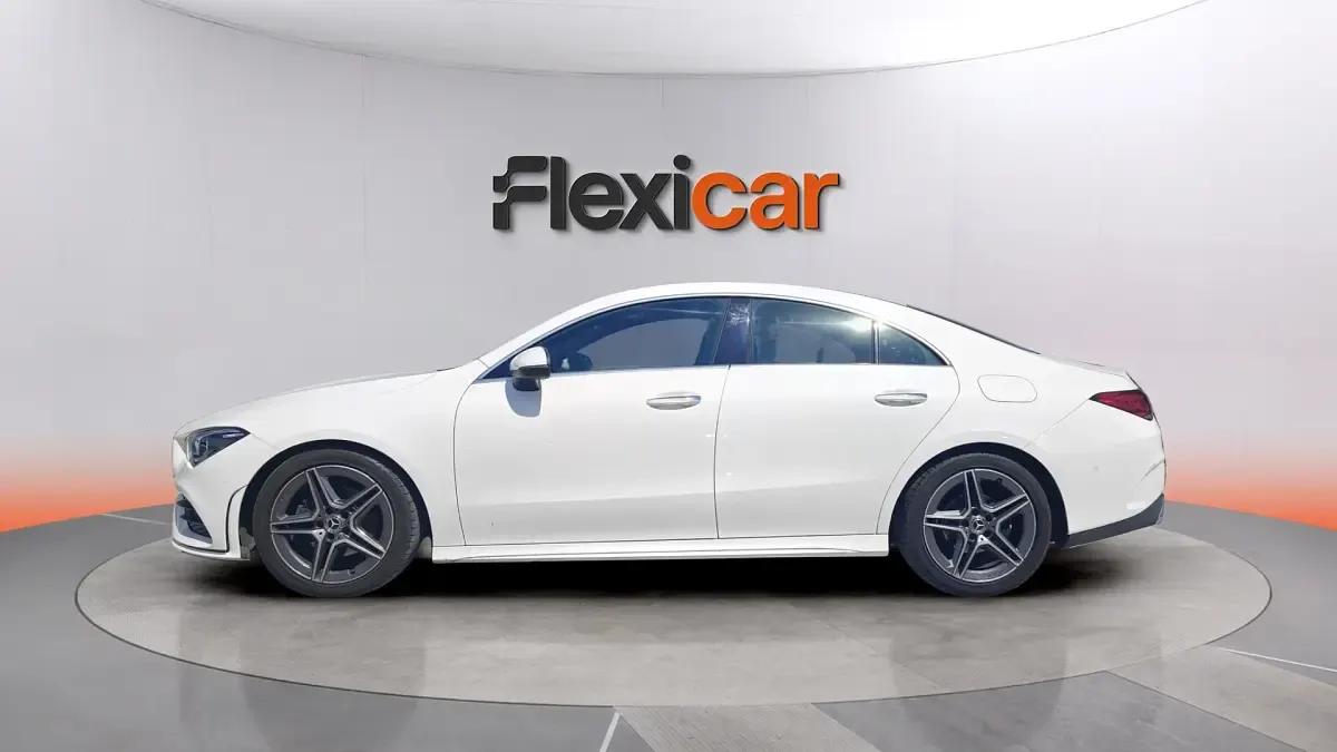 Usado Mercedes CLA180 122 CV (89 kW) 2019 Blanco Berlina